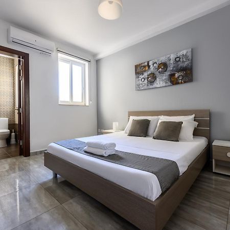 F9 Room 1, Private Double Room With Private Bathroom In Shared Flat Msida Exterior foto