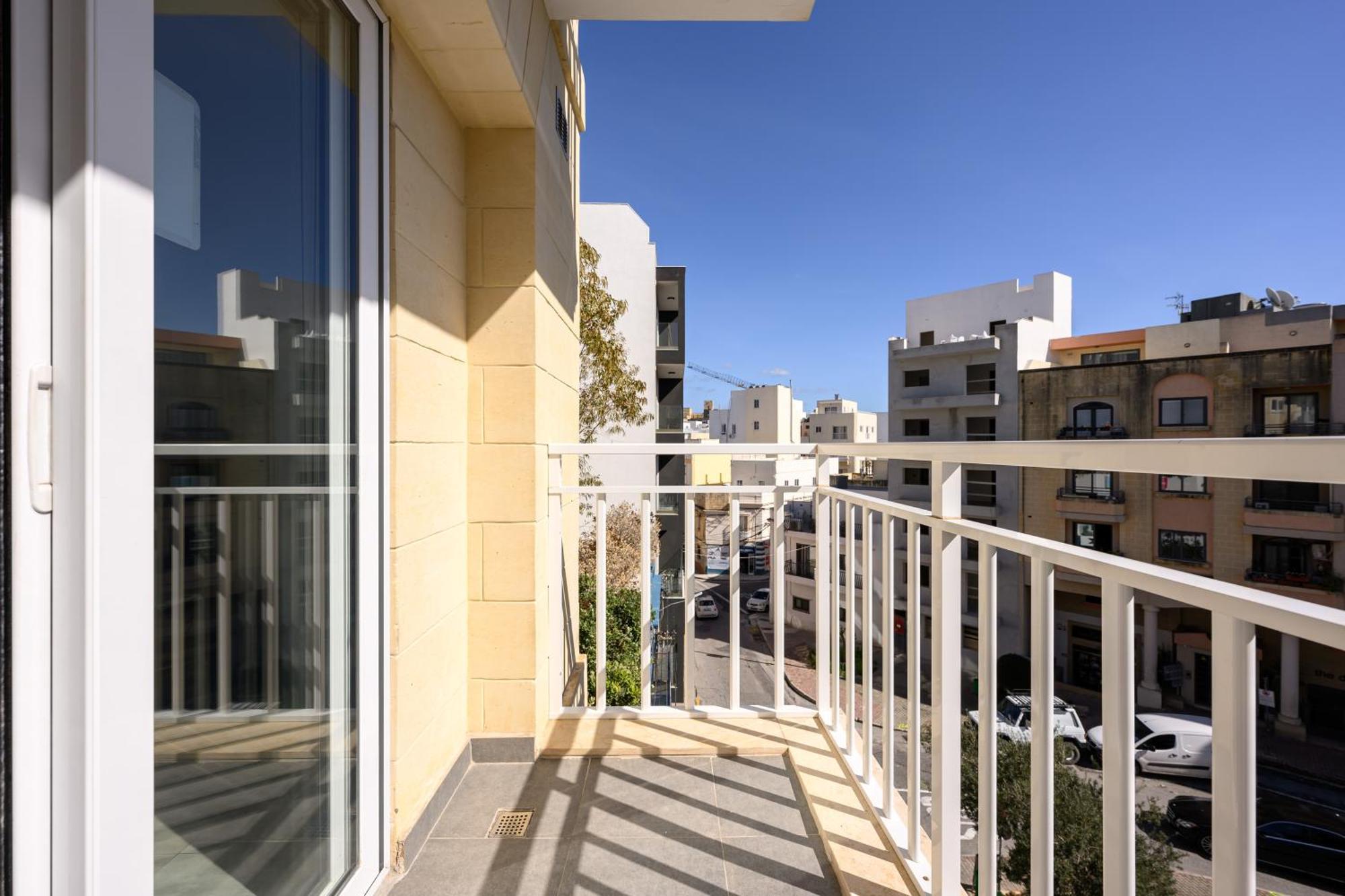 F9 Room 1, Private Double Room With Private Bathroom In Shared Flat Msida Exterior foto