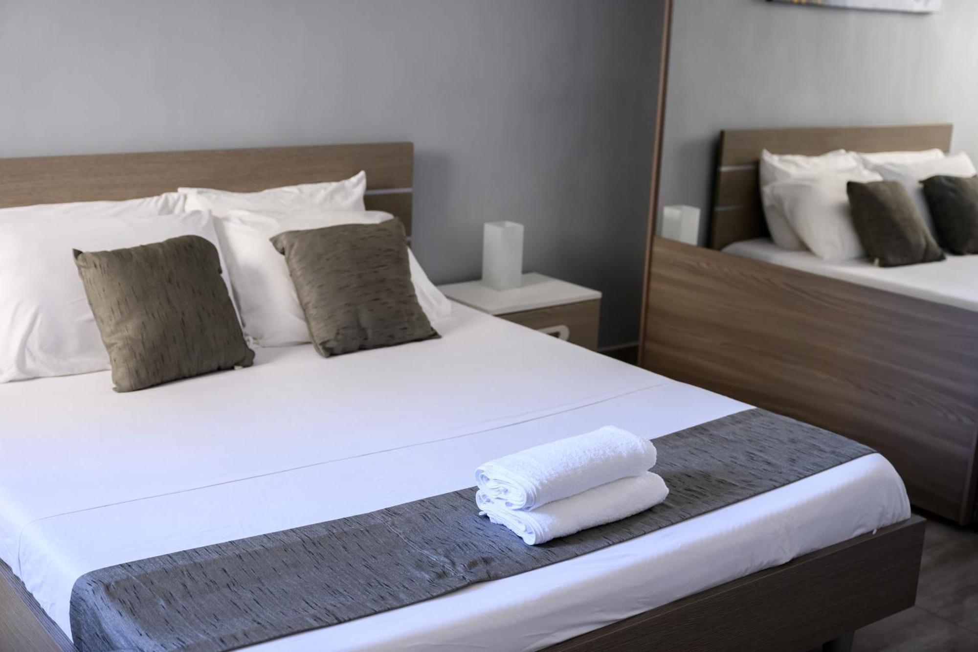 F9 Room 1, Private Double Room With Private Bathroom In Shared Flat Msida Exterior foto
