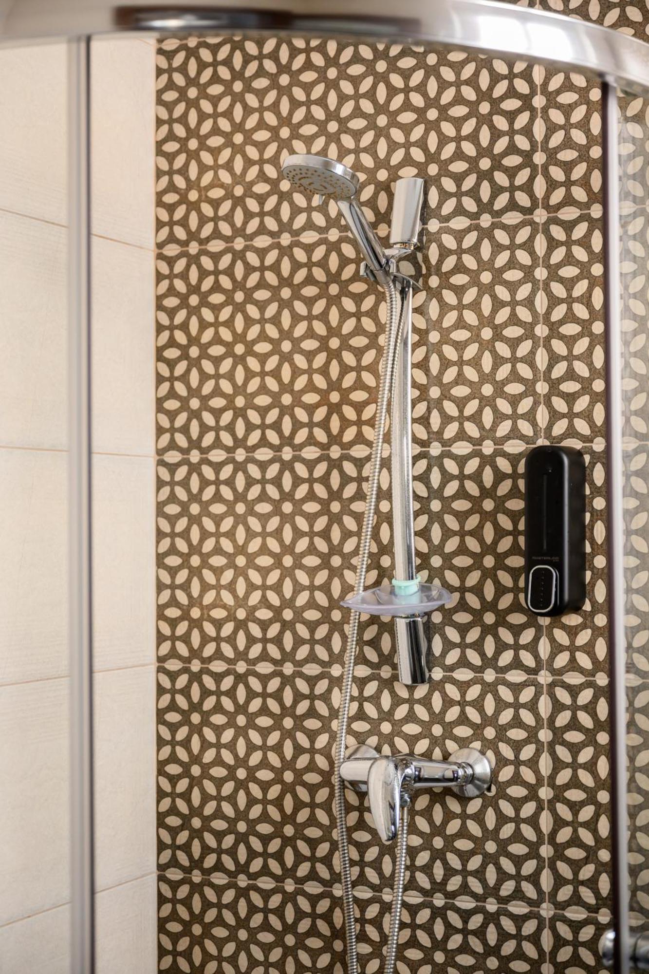 F9 Room 1, Private Double Room With Private Bathroom In Shared Flat Msida Exterior foto