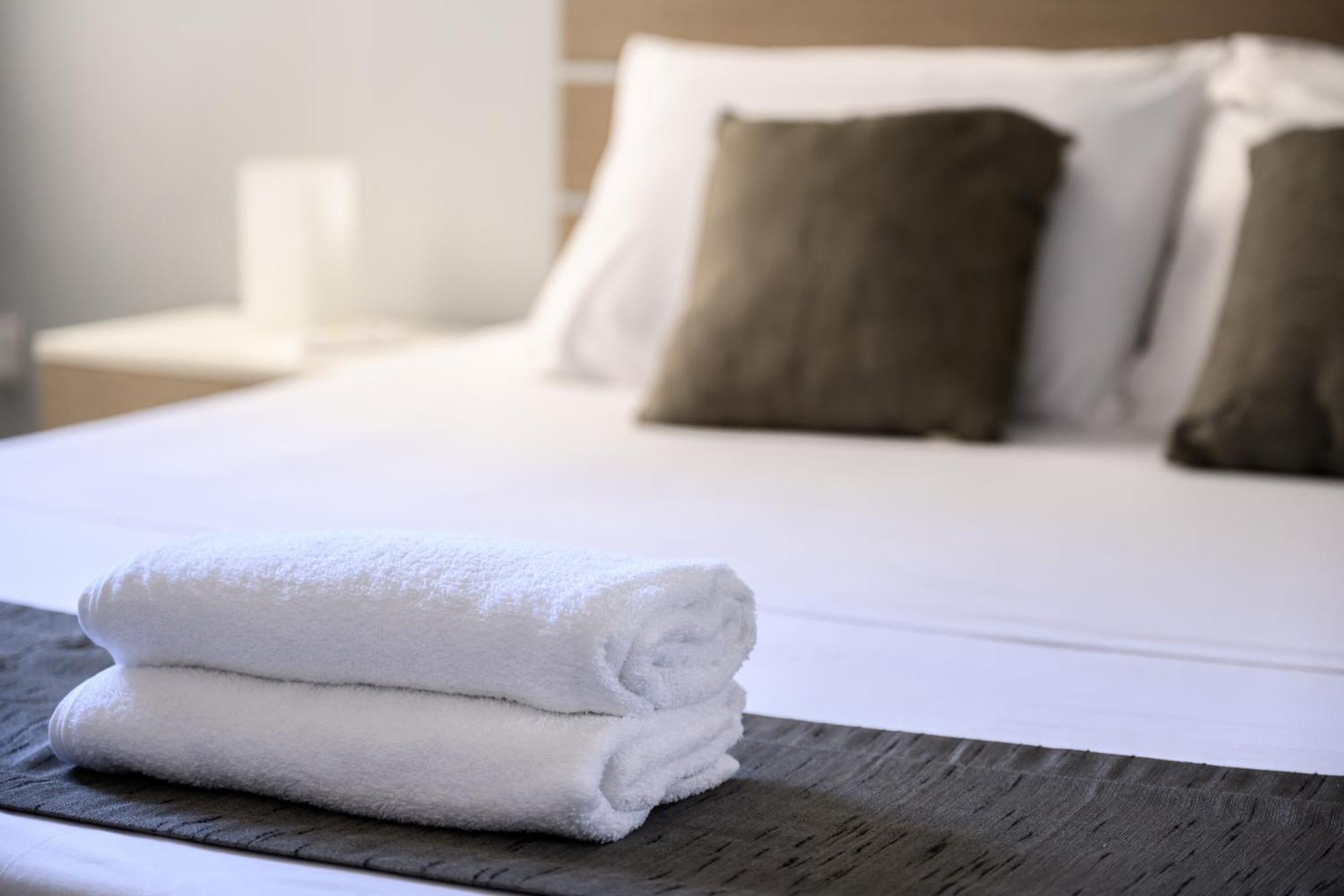 F9 Room 1, Private Double Room With Private Bathroom In Shared Flat Msida Exterior foto