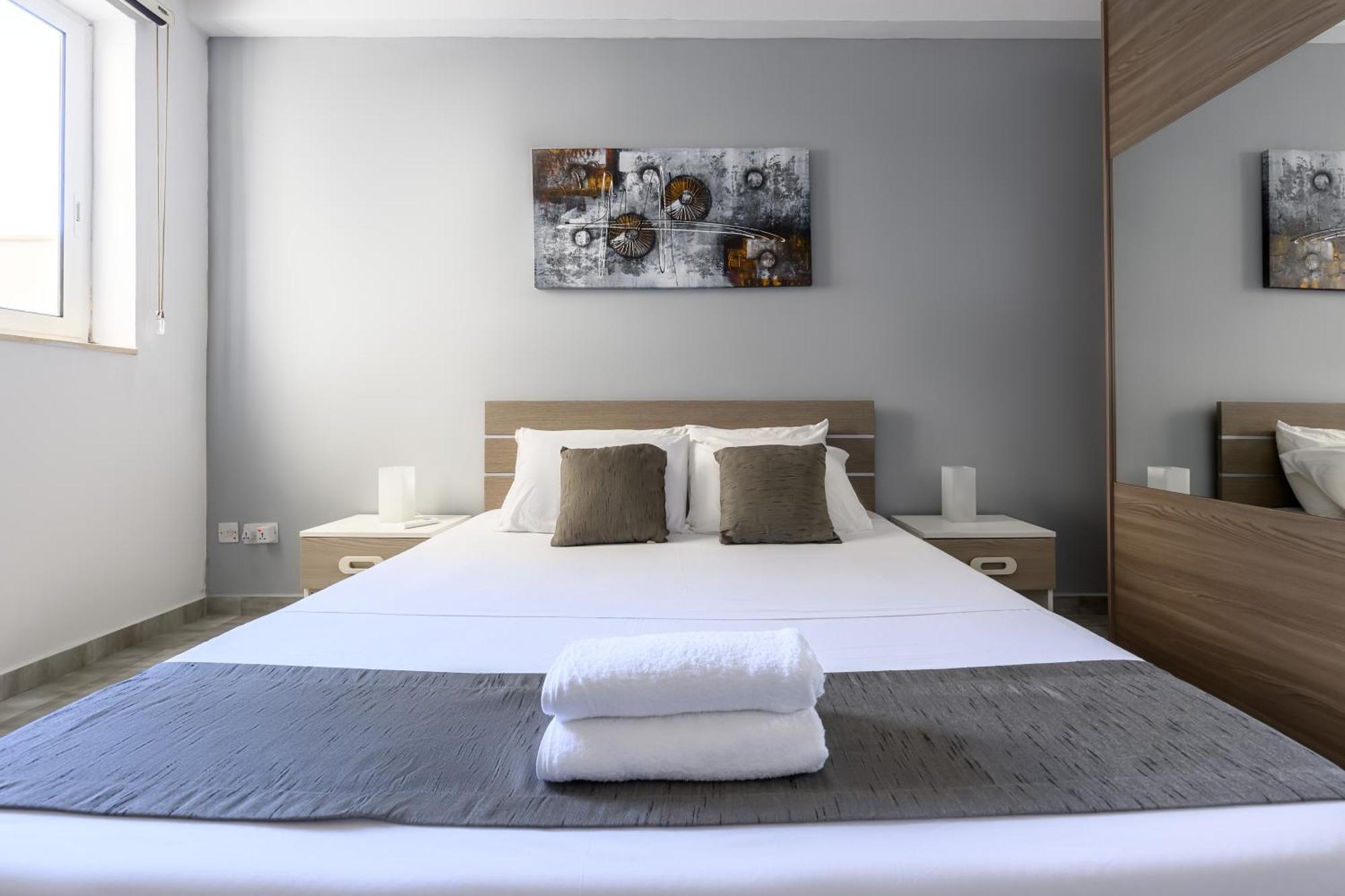 F9 Room 1, Private Double Room With Private Bathroom In Shared Flat Msida Exterior foto