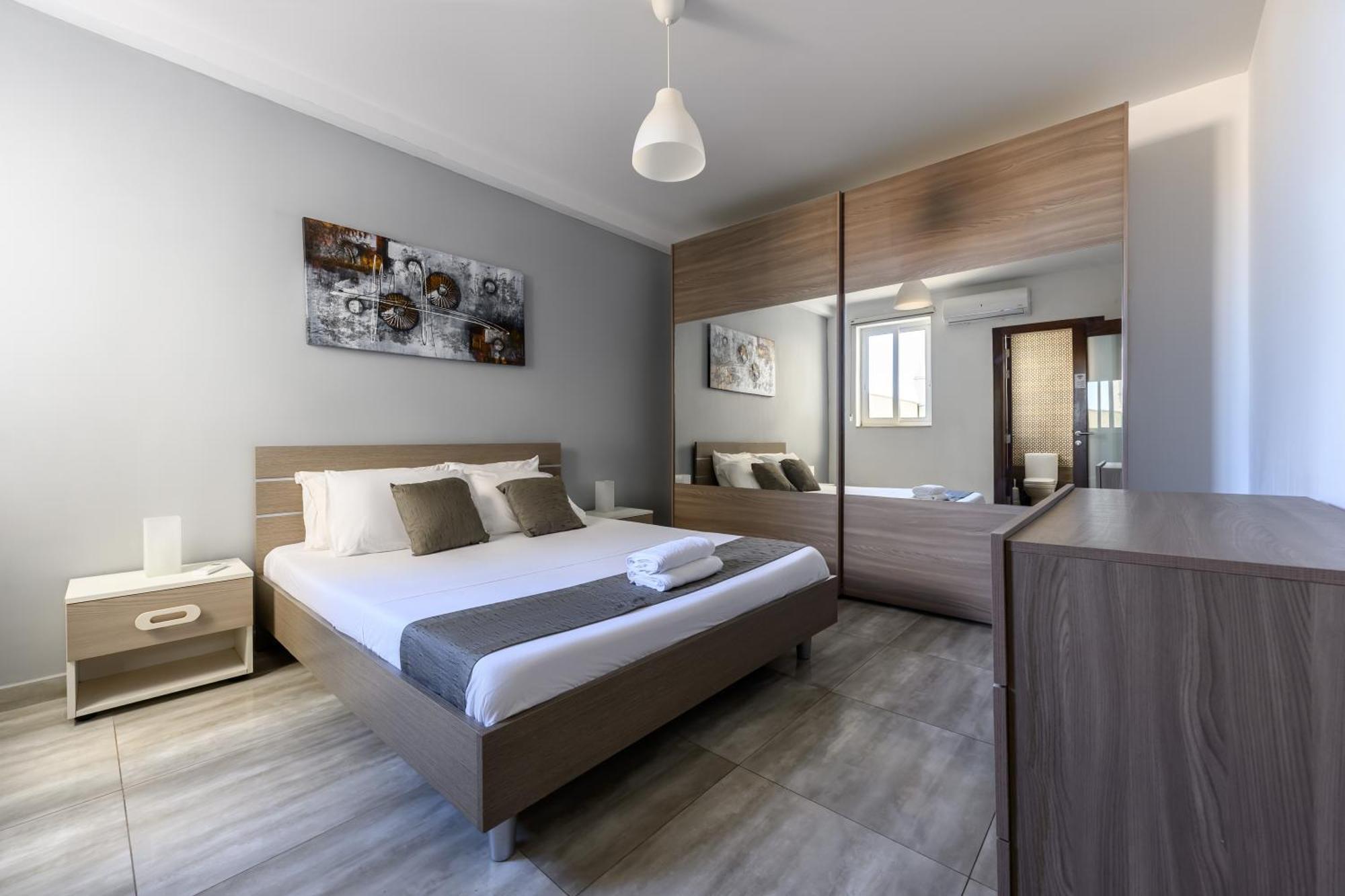 F9 Room 1, Private Double Room With Private Bathroom In Shared Flat Msida Exterior foto